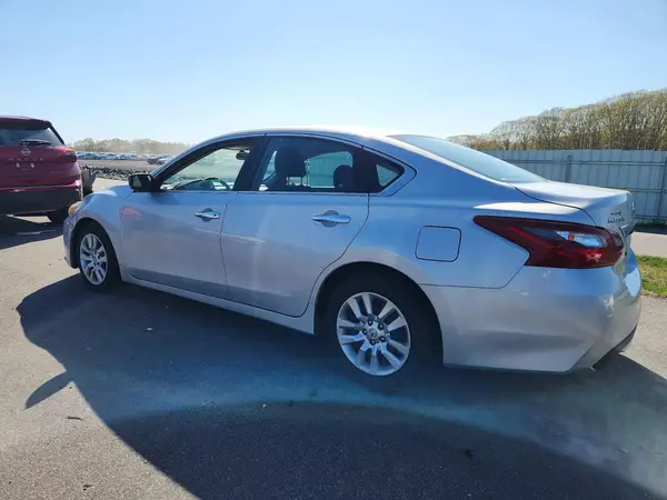 1N4AL3AP1JC116449 2018 NISSAN ALTIMA - Image 2