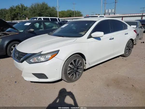 1N4AL3AP1JC120744 2018 NISSAN ALTIMA - Image 2