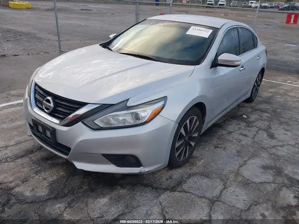1N4AL3AP1JC122591 2018 NISSAN ALTIMA - Image 2