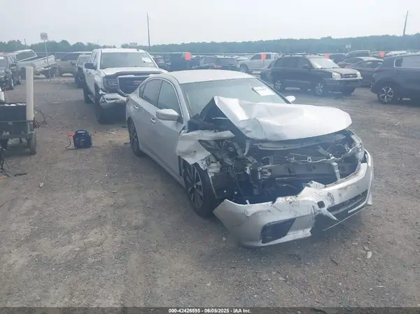1N4AL3AP1JC122896 2018 NISSAN ALTIMA - Image 1
