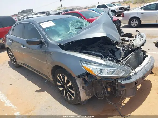 1N4AL3AP1JC123255 2018 NISSAN ALTIMA - Image 1
