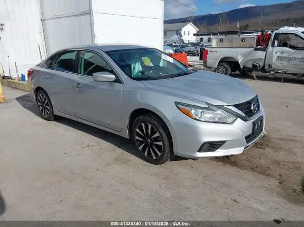 1N4AL3AP1JC125099 2018 NISSAN ALTIMA - Image 1