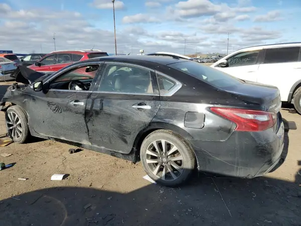 1N4AL3AP1JC127922 2018 NISSAN ALTIMA - Image 2