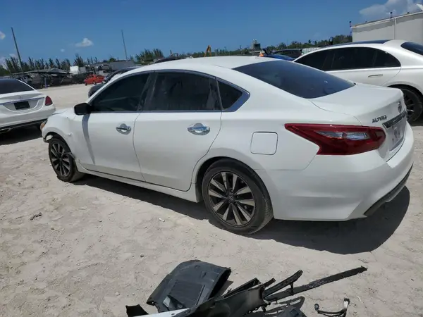 1N4AL3AP1JC130528 2018 NISSAN ALTIMA - Image 2