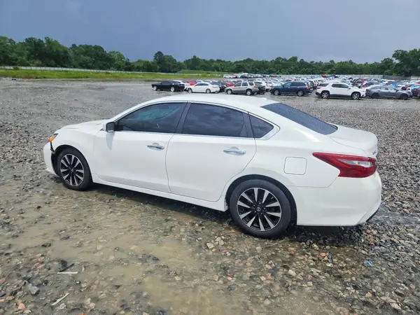 1N4AL3AP1JC130559 2018 NISSAN ALTIMA - Image 2
