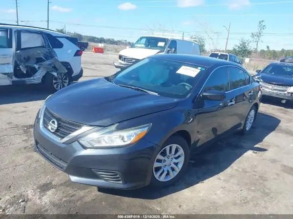 1N4AL3AP1JC132120 2018 NISSAN ALTIMA - Image 2