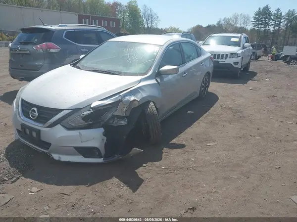 1N4AL3AP1JC134496 2018 NISSAN ALTIMA - Image 2