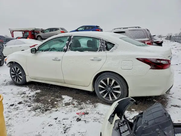 1N4AL3AP1JC134742 2018 NISSAN ALTIMA - Image 2