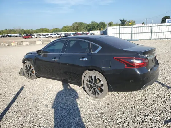 1N4AL3AP1JC137740 2018 NISSAN ALTIMA - Image 2