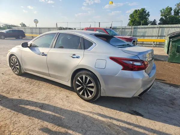 1N4AL3AP1JC137947 2018 NISSAN ALTIMA - Image 2