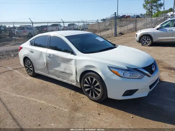 1N4AL3AP1JC138029 2018 NISSAN ALTIMA - Image 1