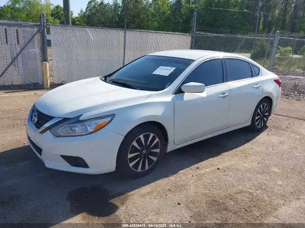 1N4AL3AP1JC138029 2018 NISSAN ALTIMA - Image 2