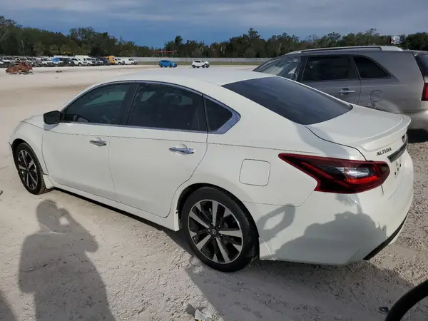 1N4AL3AP1JC138371 2018 NISSAN ALTIMA - Image 2