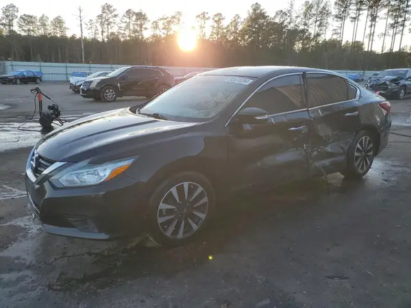 1N4AL3AP1JC139486 2018 NISSAN ALTIMA - Image 1