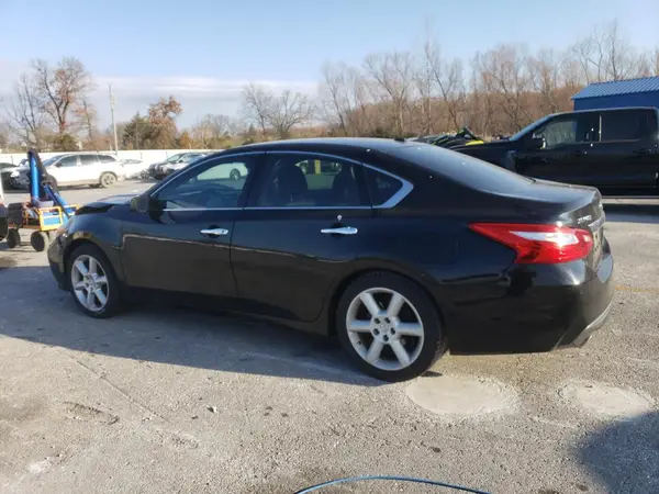 1N4AL3AP1JC139598 2018 NISSAN ALTIMA - Image 2