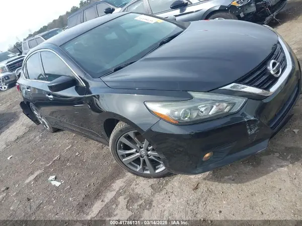 1N4AL3AP1JC142839 2018 NISSAN ALTIMA - Image 1