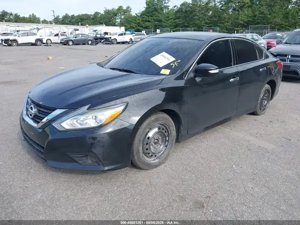 1N4AL3AP1JC143599 2018 NISSAN ALTIMA - Image 2
