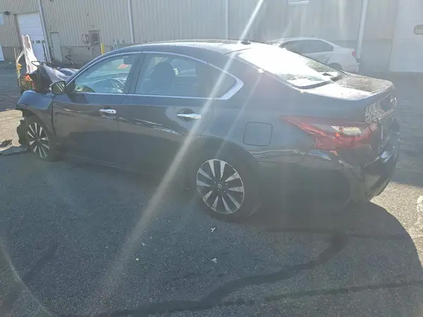 1N4AL3AP1JC145868 2018 NISSAN ALTIMA - Image 2