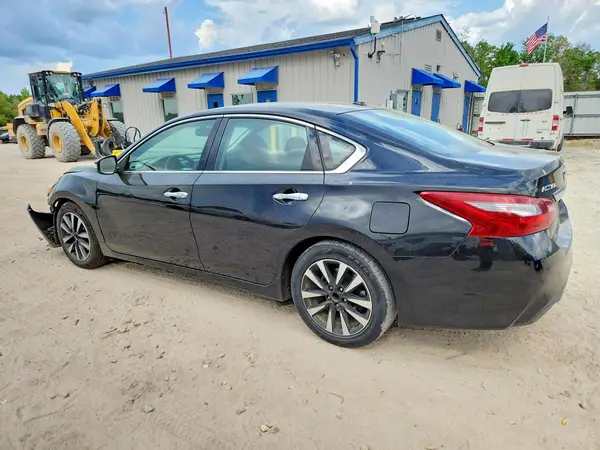 1N4AL3AP1JC147040 2018 NISSAN ALTIMA - Image 2