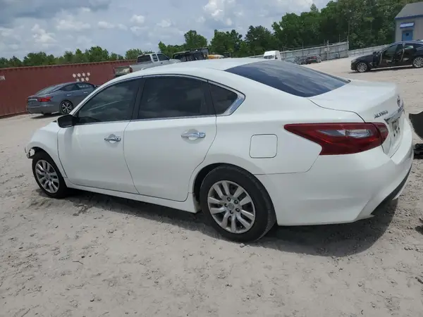 1N4AL3AP1JC152089 2018 NISSAN ALTIMA - Image 2