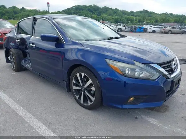 1N4AL3AP1JC152299 2018 NISSAN ALTIMA - Image 1