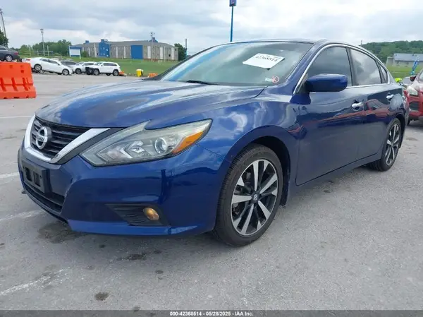 1N4AL3AP1JC152299 2018 NISSAN ALTIMA - Image 2