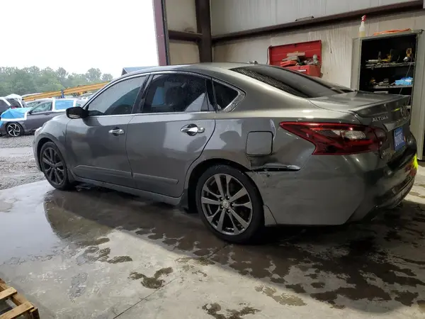 1N4AL3AP1JC152478 2018 NISSAN ALTIMA - Image 2
