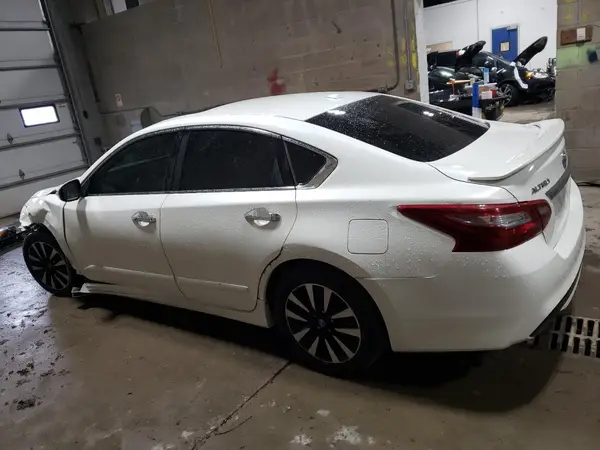 1N4AL3AP1JC153968 2018 NISSAN ALTIMA - Image 2
