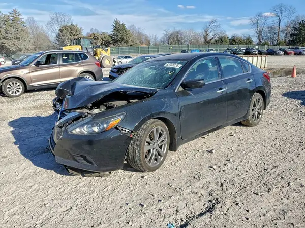 1N4AL3AP1JC156627 2018 NISSAN ALTIMA - Image 1