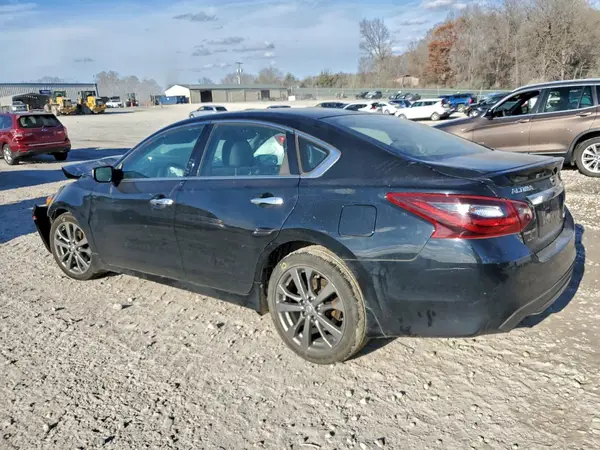 1N4AL3AP1JC156627 2018 NISSAN ALTIMA - Image 2