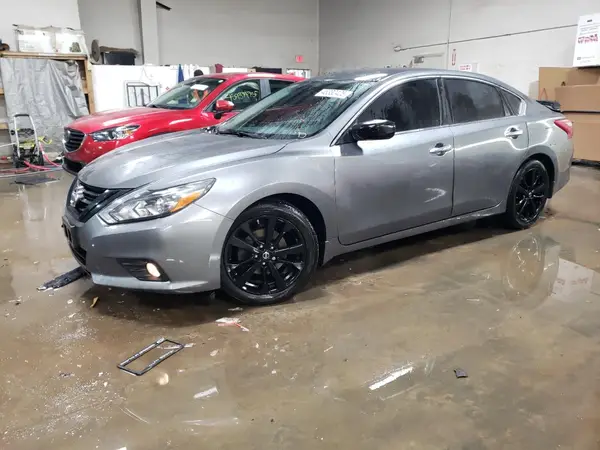 1N4AL3AP1JC157132 2018 NISSAN ALTIMA - Image 1