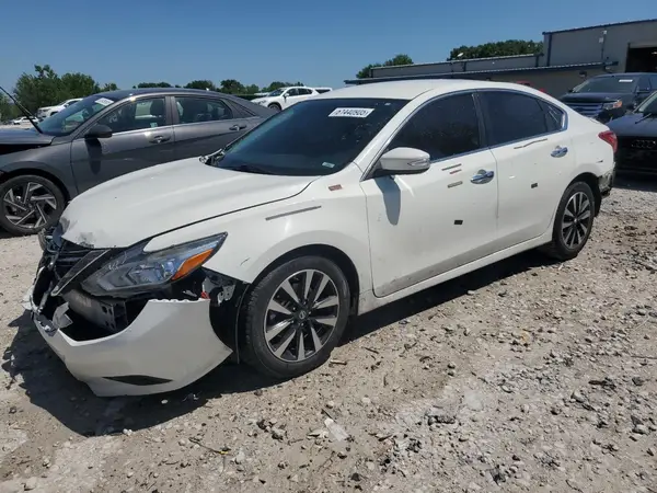 1N4AL3AP1JC158054 2018 NISSAN ALTIMA - Image 1