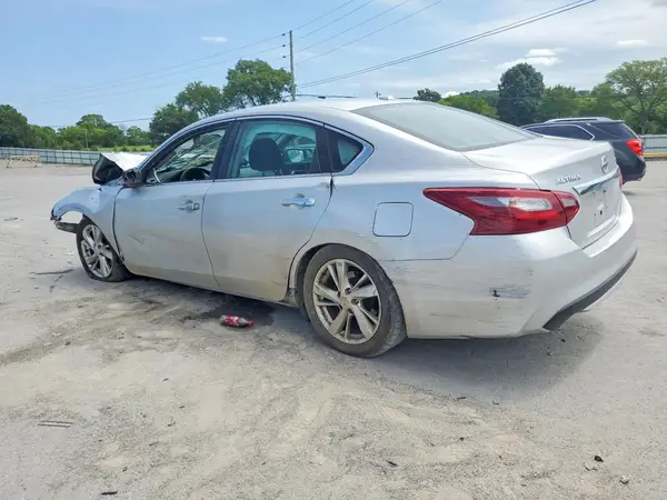 1N4AL3AP1JC159429 2018 NISSAN ALTIMA - Image 2