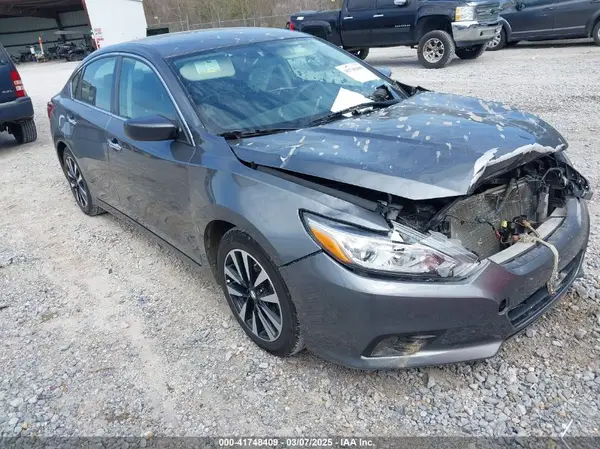 1N4AL3AP1JC160032 2018 NISSAN ALTIMA - Image 1