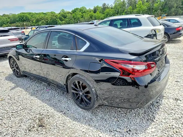 1N4AL3AP1JC160144 2018 NISSAN ALTIMA - Image 2