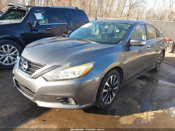 1N4AL3AP1JC160788 2018 NISSAN ALTIMA - Image 2