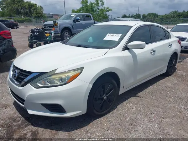1N4AL3AP1JC161195 2018 NISSAN ALTIMA - Image 2