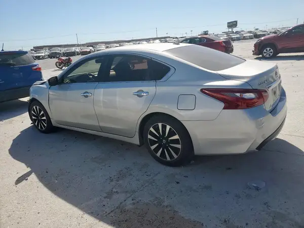 1N4AL3AP1JC161620 2018 NISSAN ALTIMA - Image 2