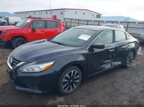 1N4AL3AP1JC162802 2018 NISSAN ALTIMA - Image 2