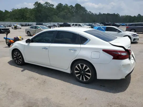 1N4AL3AP1JC165229 2018 NISSAN ALTIMA - Image 2