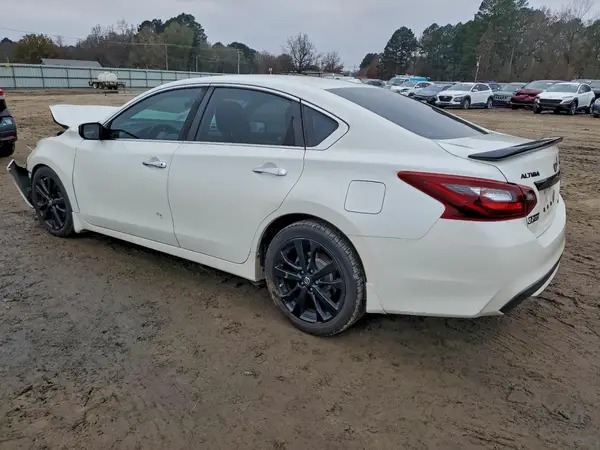 1N4AL3AP1JC165490 2018 NISSAN ALTIMA - Image 2
