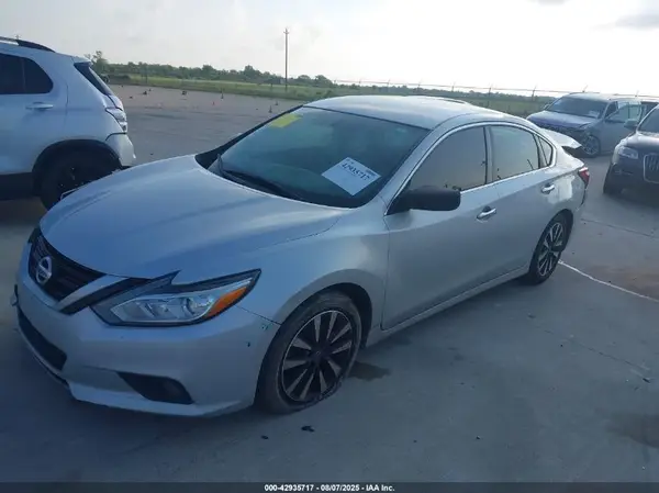 1N4AL3AP1JC167675 2018 NISSAN ALTIMA - Image 2