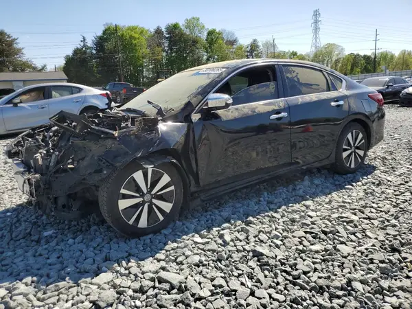 1N4AL3AP1JC168437 2018 NISSAN ALTIMA - Image 1