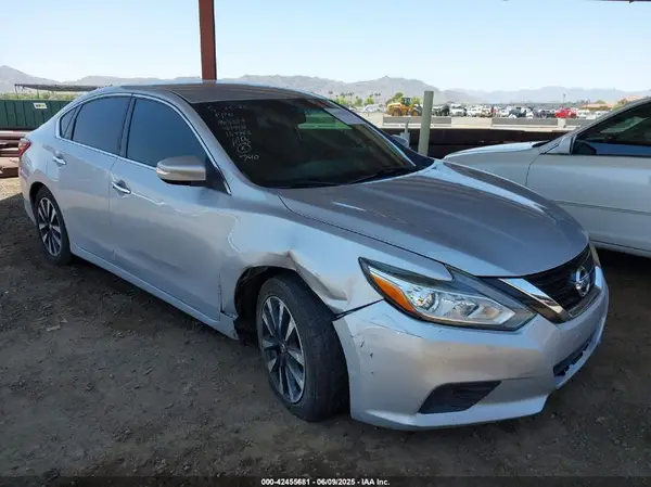 1N4AL3AP1JC169765 2018 NISSAN ALTIMA - Image 1