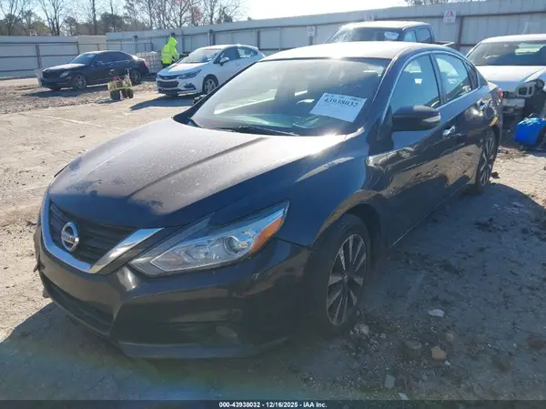 1N4AL3AP1JC169801 2018 NISSAN ALTIMA - Image 2