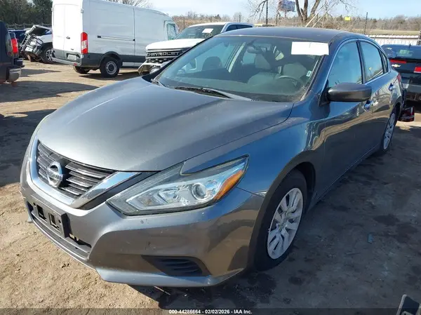 1N4AL3AP1JC169944 2018 NISSAN ALTIMA - Image 2