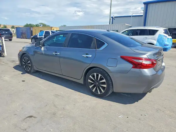 1N4AL3AP1JC171905 2018 NISSAN ALTIMA - Image 2