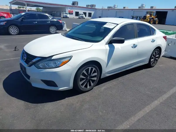 1N4AL3AP1JC173069 2018 NISSAN ALTIMA - Image 2