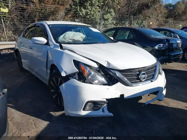 1N4AL3AP1JC174593 2018 NISSAN ALTIMA - Image 1