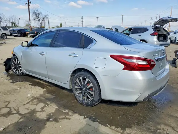 1N4AL3AP1JC175162 2018 NISSAN ALTIMA - Image 2